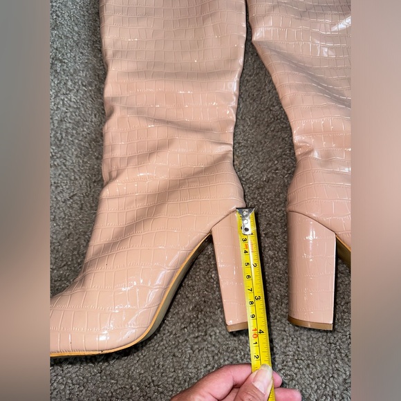 Crocodile Embossed Chunky Heeled Classic Boots size 8 - Picture 6 of 11